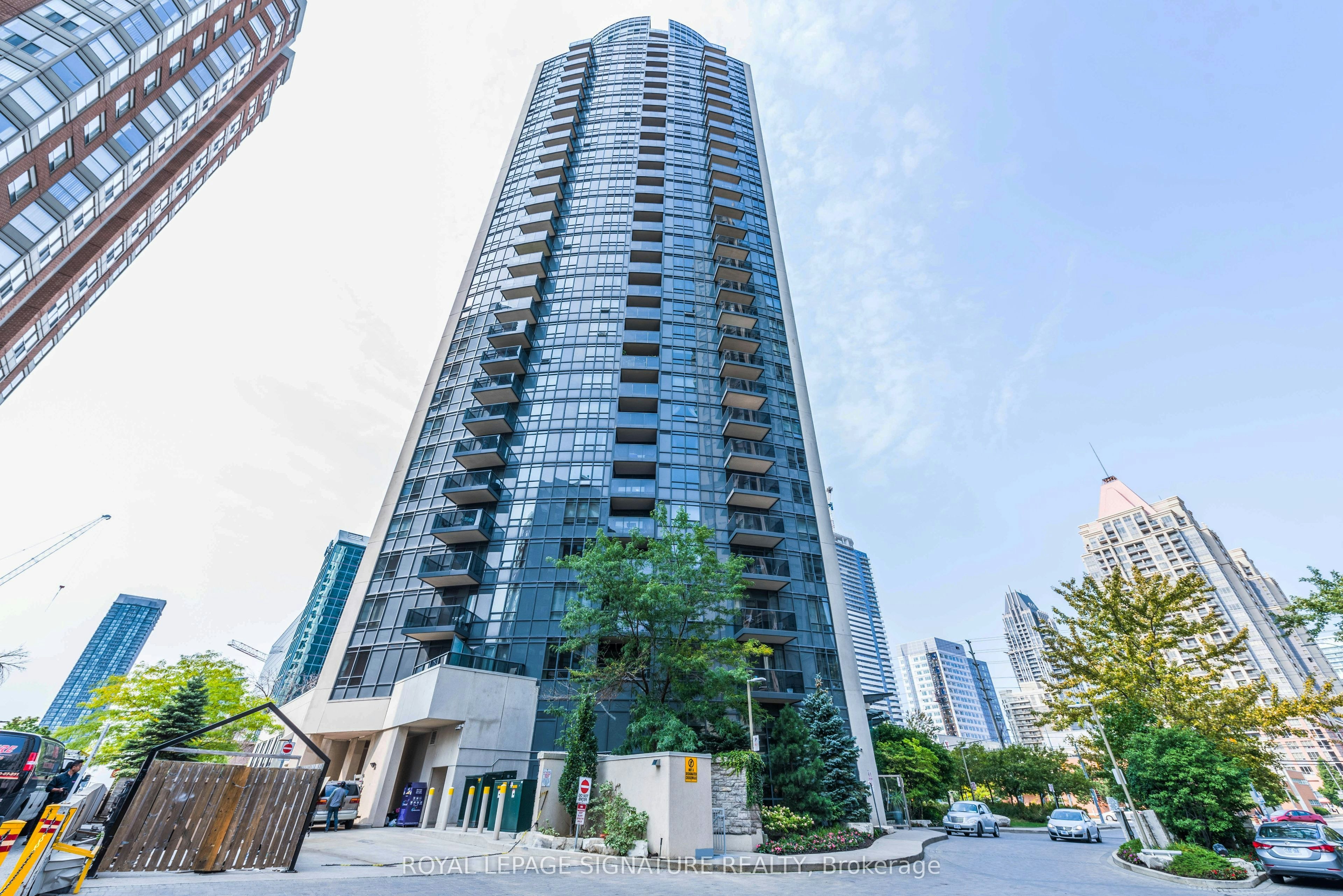 1604-330 Burnhamthorpe Road W, Mississauga, ON, L5B 3Y5