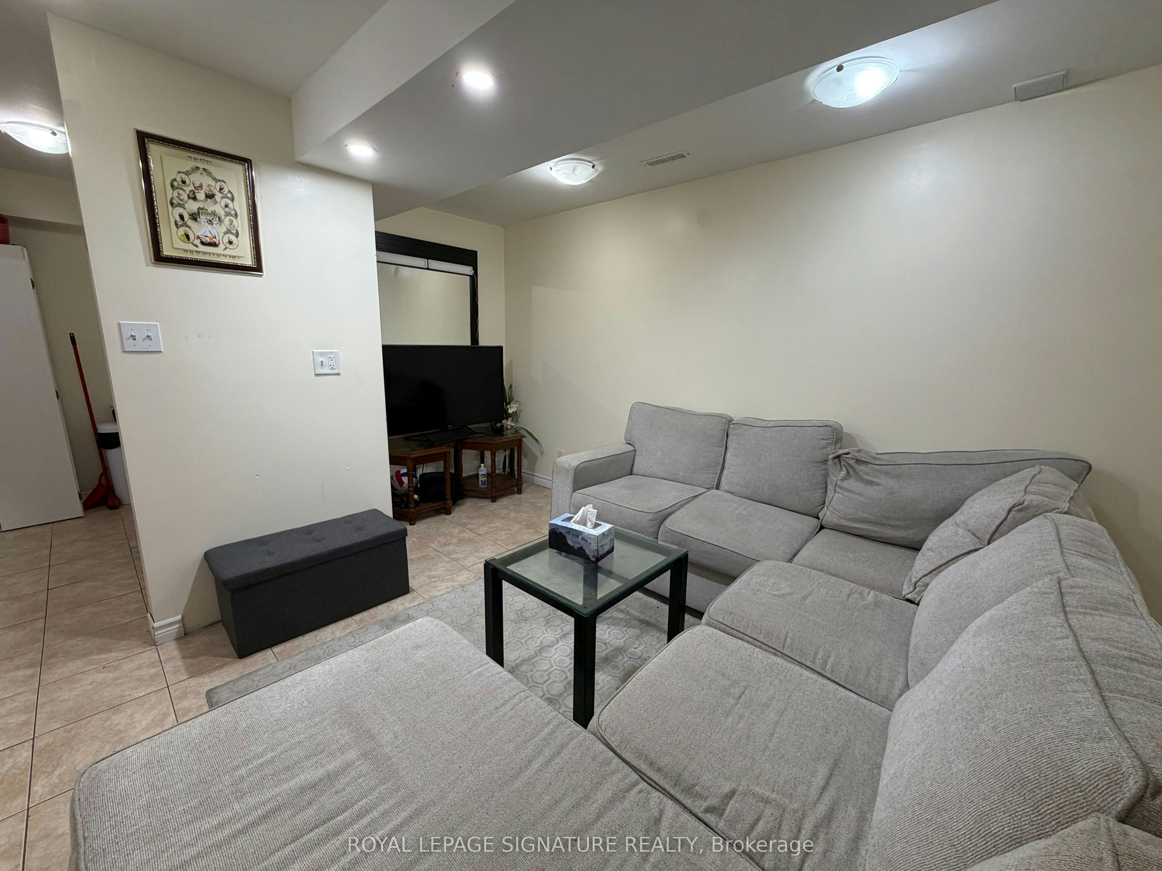 Bsmt-124 Herdwick Street, Brampton, ON, L6S 0A7 - 5