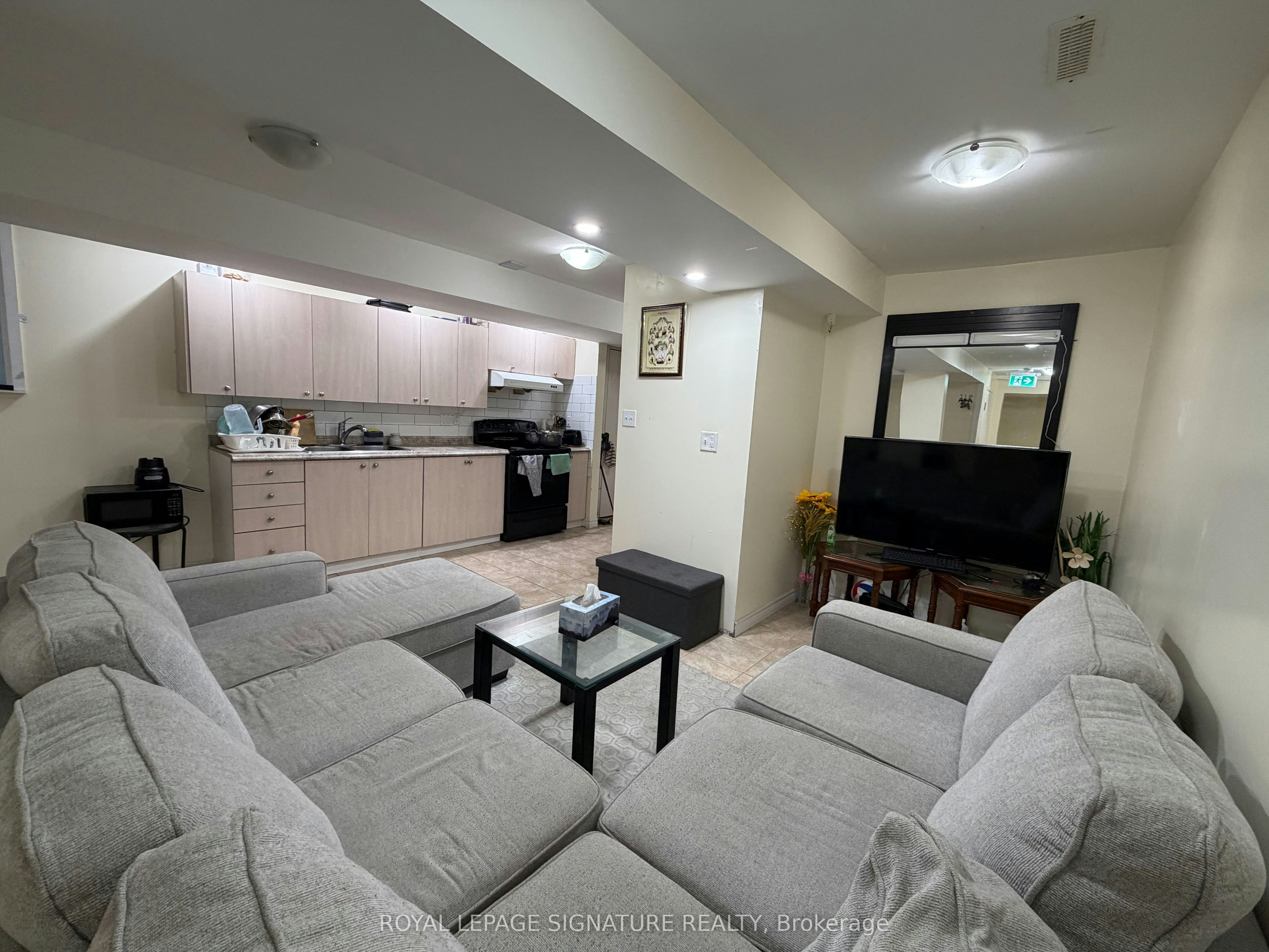 Bsmt-124 Herdwick Street, Brampton, ON, L6S 0A7 - 3