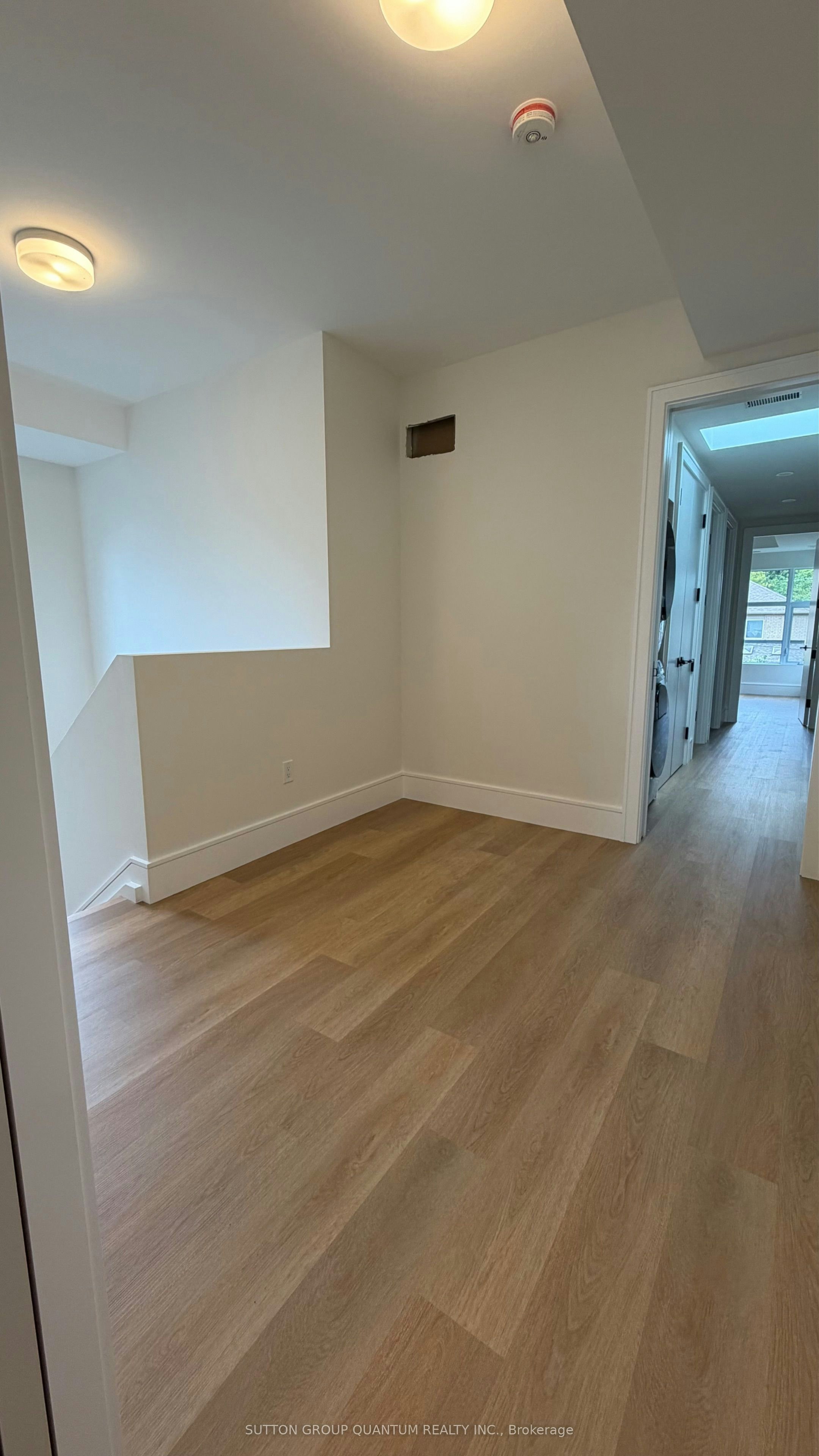 #2-43 Elmwood Avenue N, Mississauga, ON, L5G 3K1 - 4
