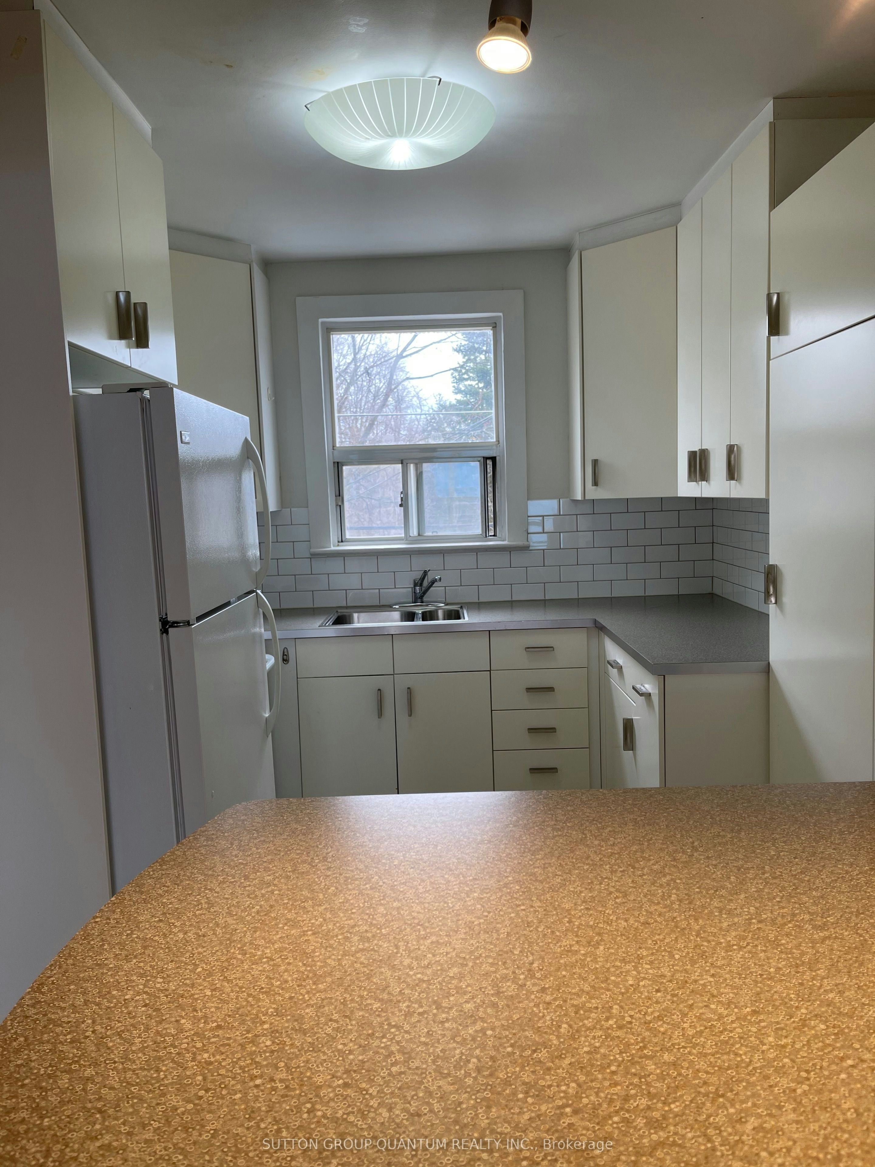 3-339 Lakeshore Road E, Mississauga, ON, L5G 1E7 - 6