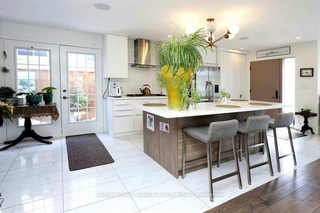 814 Eaglemount Crescent, Mississauga, ON, L5C 1N9 - 9