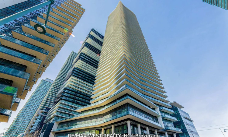 2511-38 Annie Craig Drive