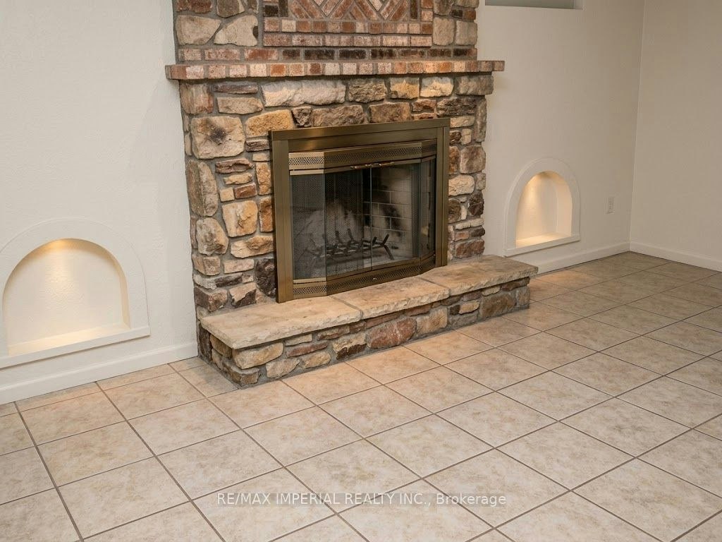 Lower Unit-462 Fergo Avenue, Mississauga, ON, L5B 2J3 - 8