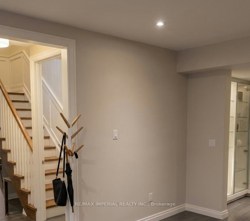 Lower Unit-462 Fergo Avenue, Mississauga, ON, L5B 2J3 - 7