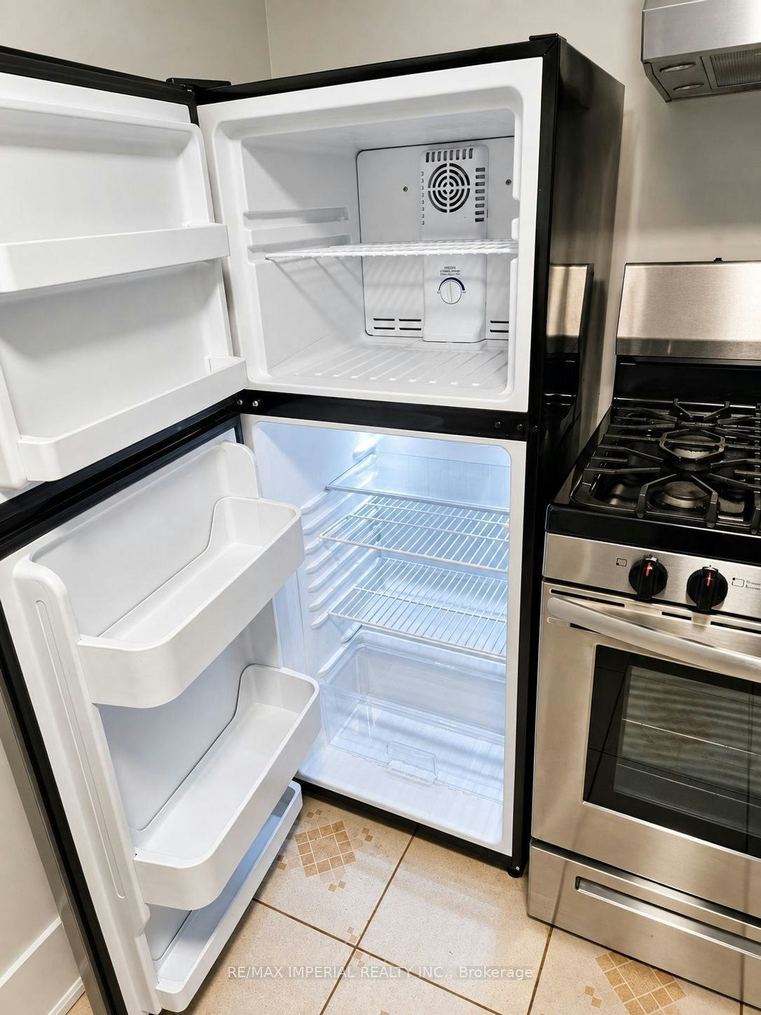 Lower Unit-462 Fergo Avenue, Mississauga, ON, L5B 2J3 - 5