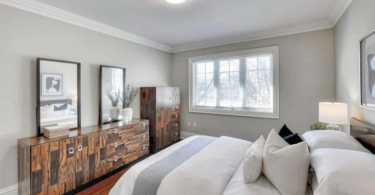 2-40 Harrow Drive, Toronto, ON, M6M 2X3 - 2