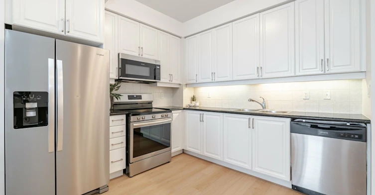 3028-3888 Duke Of York Boulevard, Mississauga, ON, L5B 4P5 - 4