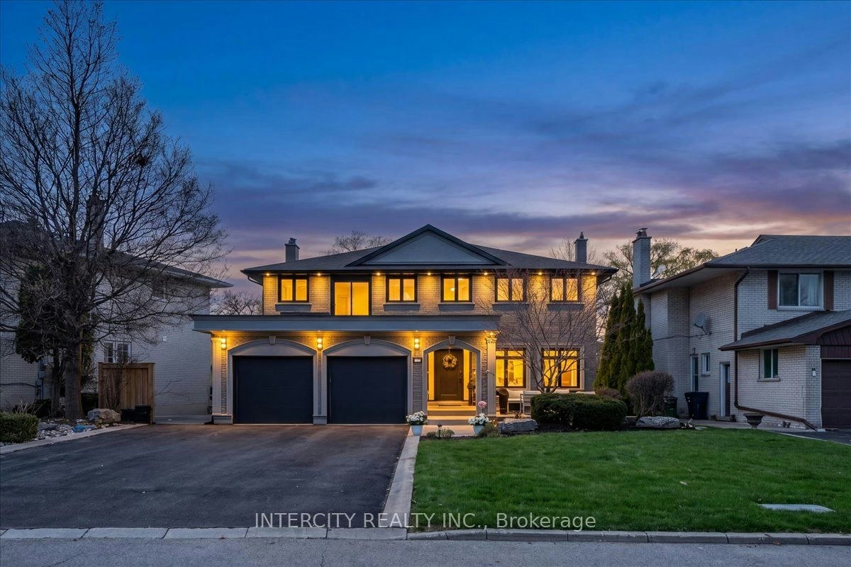 61 Golfwood Heights, Toronto, ON, M9P 3L8