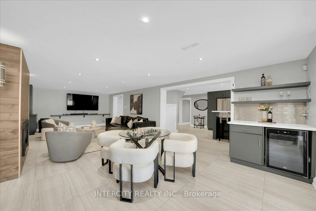 61 Golfwood Heights, Toronto, ON, M9P 3L8 - 43