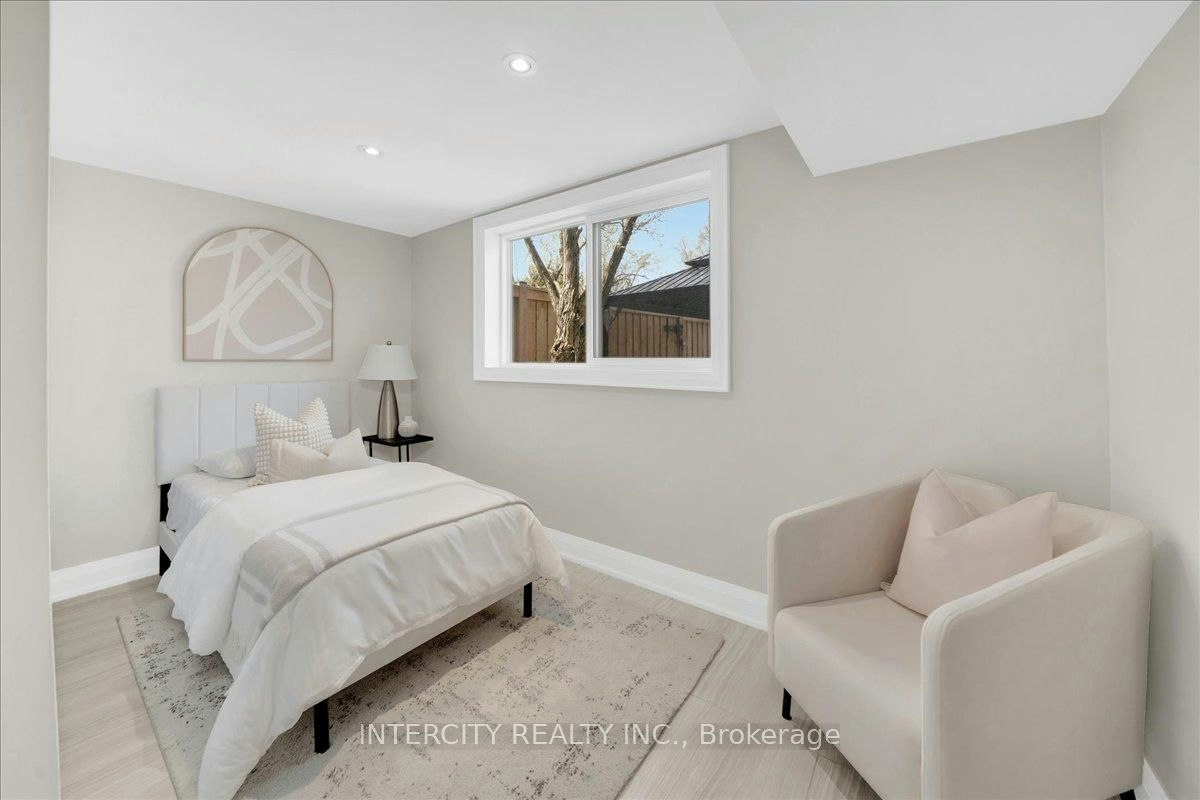 61 Golfwood Heights, Toronto, ON, M9P 3L8 - 40