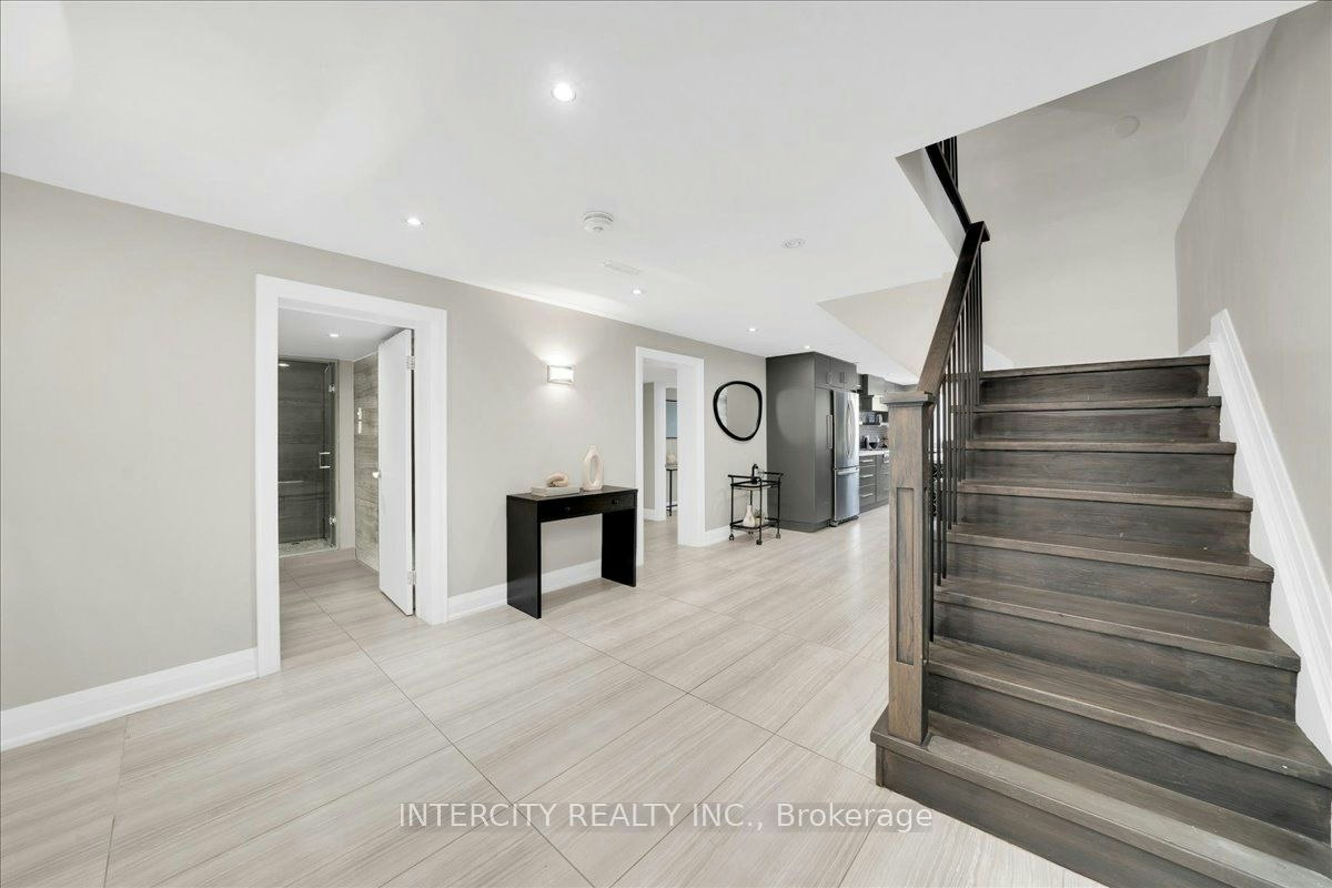 61 Golfwood Heights, Toronto, ON, M9P 3L8 - 37