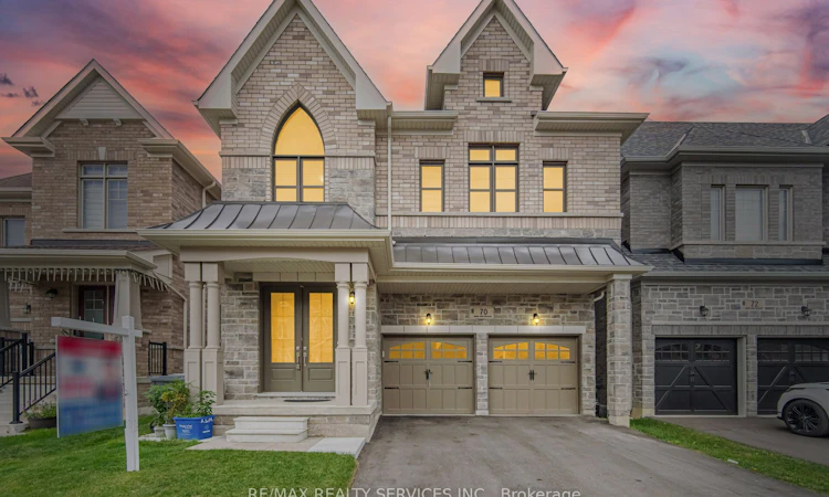70 Royal Fern Crescent