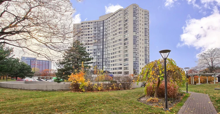 502-1360 Rathburn Road, Mississauga, ON, L4W 4H4 - 2