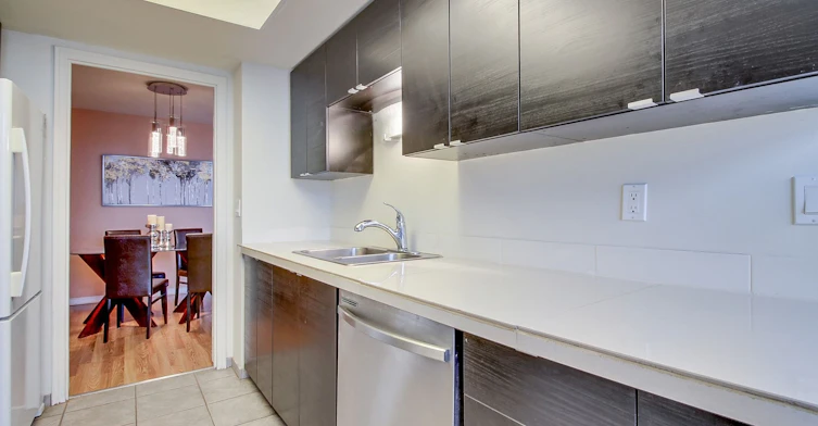 502-1360 Rathburn Road, Mississauga, ON, L4W 4H4 - 14