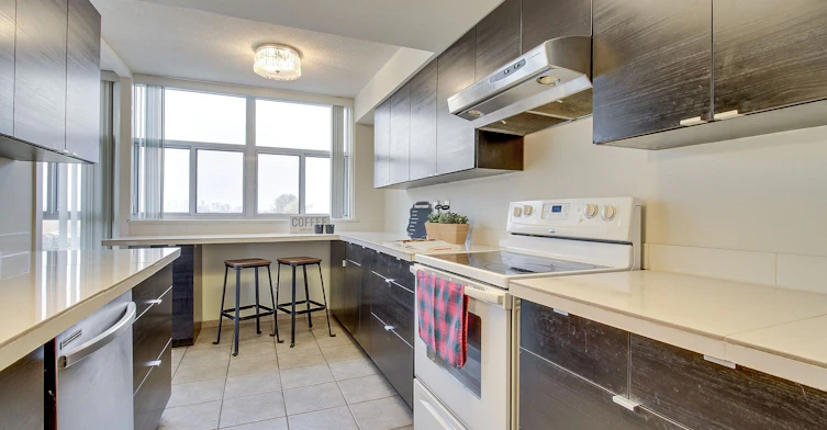 502-1360 Rathburn Road, Mississauga, ON, L4W 4H4 - 13