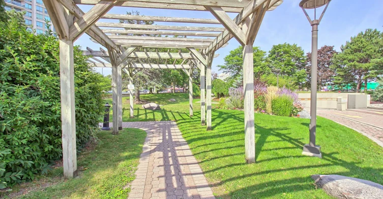 502-1360 Rathburn Road, Mississauga, ON, L4W 4H4 - 32