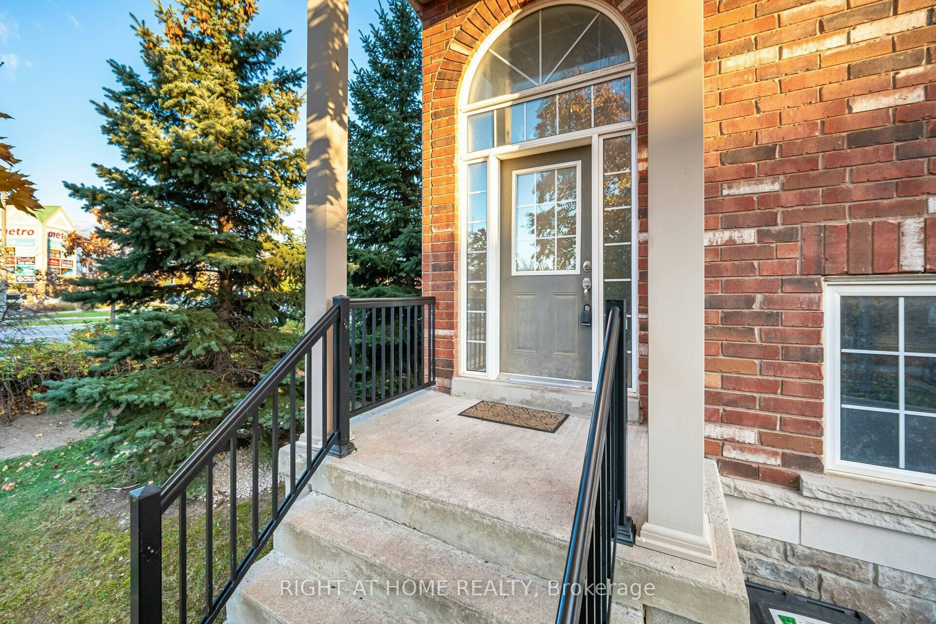 7160 Triumph Lane, Mississauga, ON, L5N 0C5 - 2