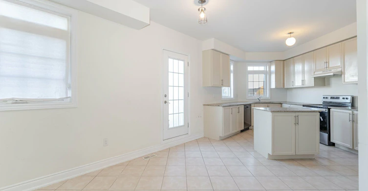 7160 Triumph Lane, Mississauga, ON, L5N 0C5 - 9