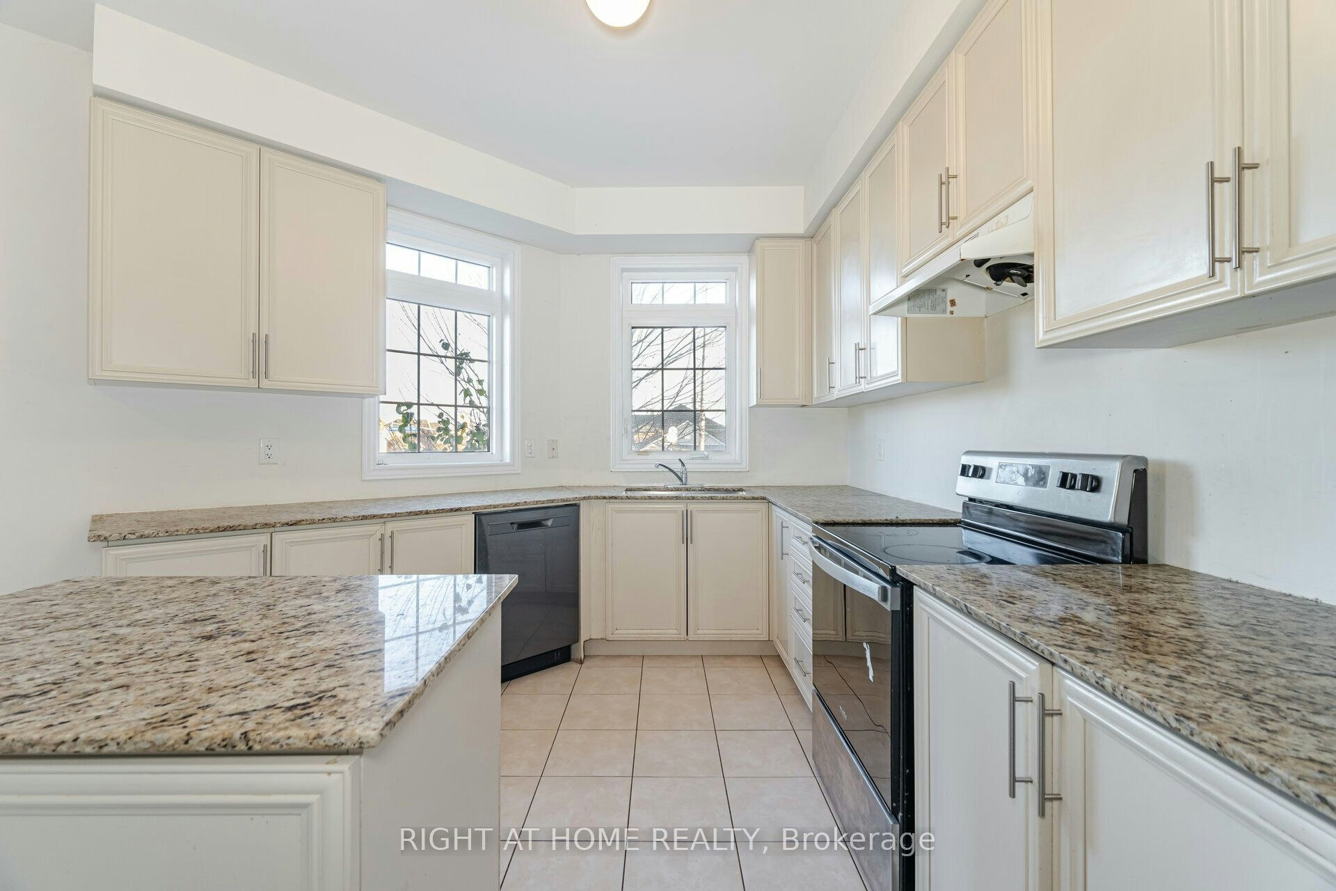 7160 Triumph Lane, Mississauga, ON, L5N 0C5 - 11