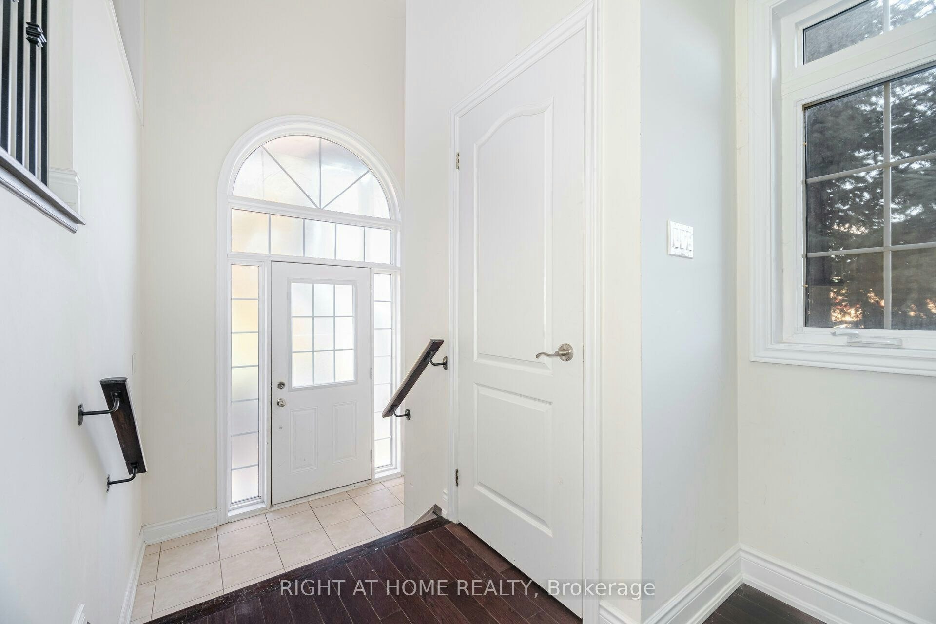 7160 Triumph Lane, Mississauga, ON, L5N 0C5 - 3