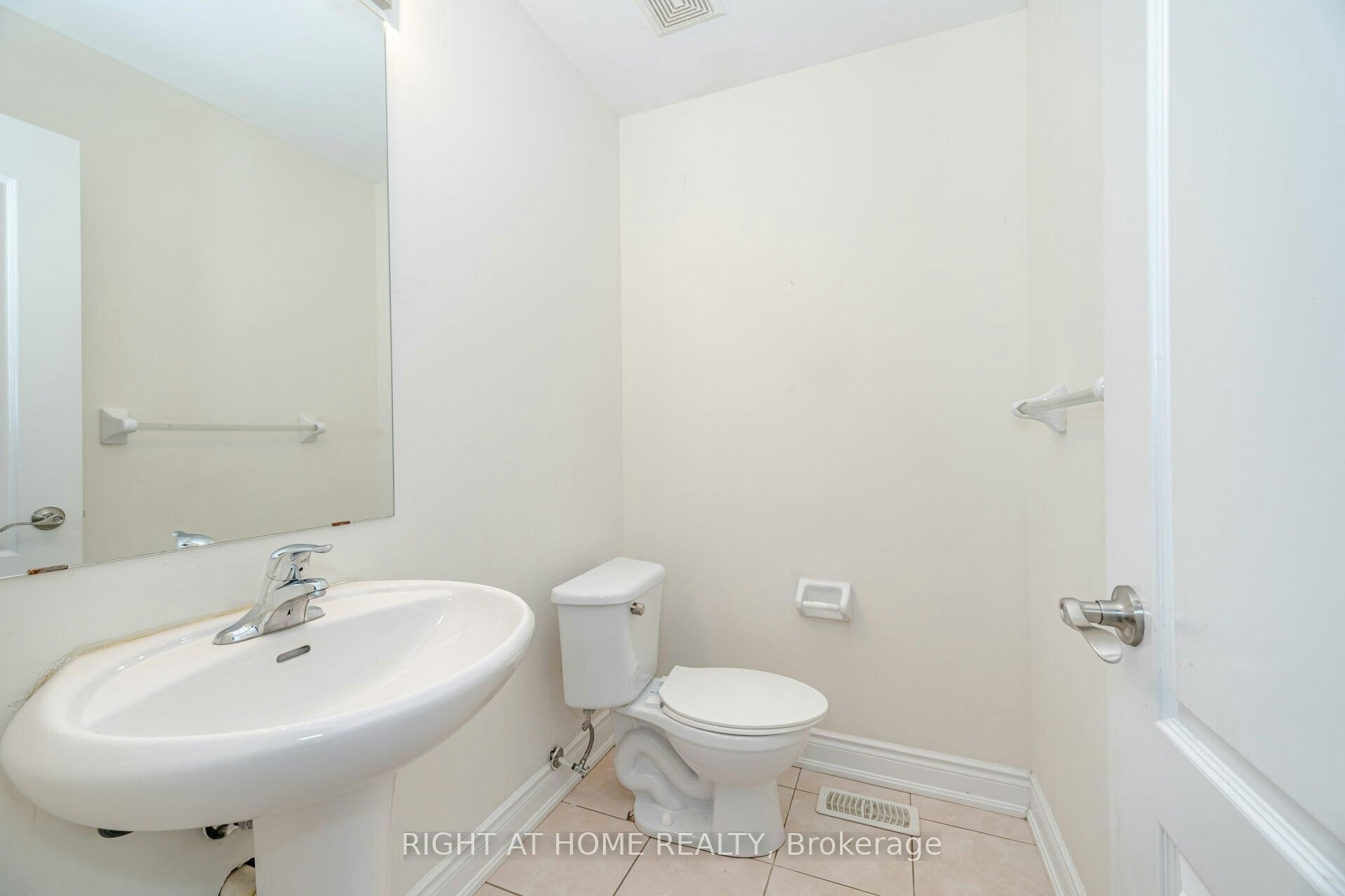 7160 Triumph Lane, Mississauga, ON, L5N 0C5 - 13