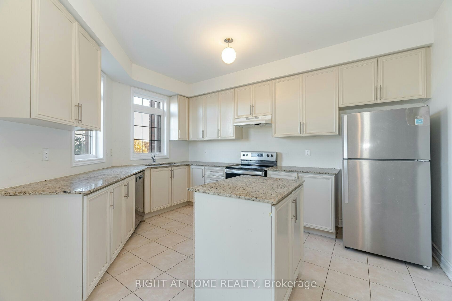 7160 Triumph Lane, Mississauga, ON, L5N 0C5 - 10