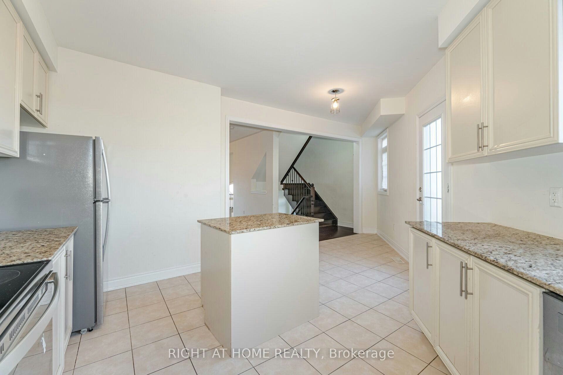 7160 Triumph Lane, Mississauga, ON, L5N 0C5 - 12