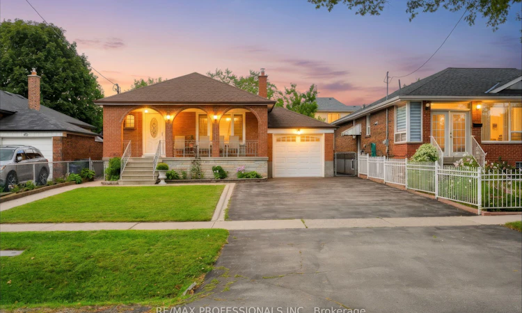 42 Woolgar Avenue