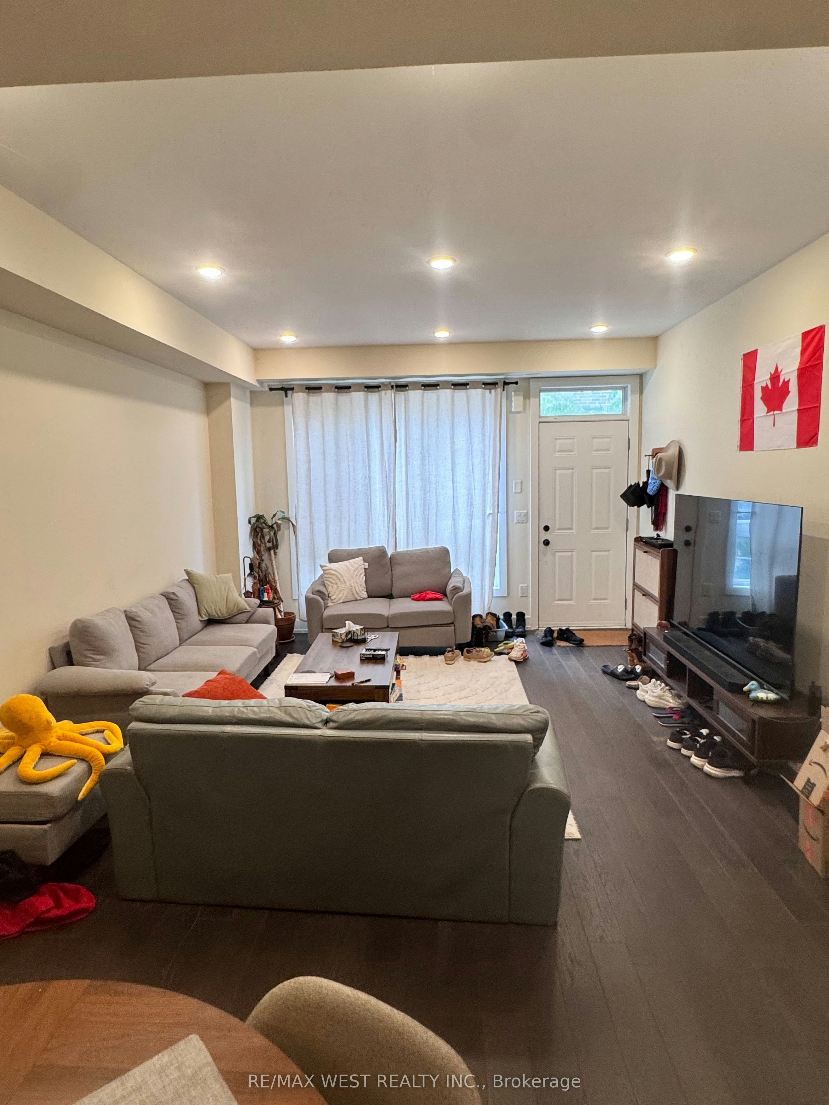 52-3 Elsie Lane S, Toronto, ON, M6P 0B8 - 3