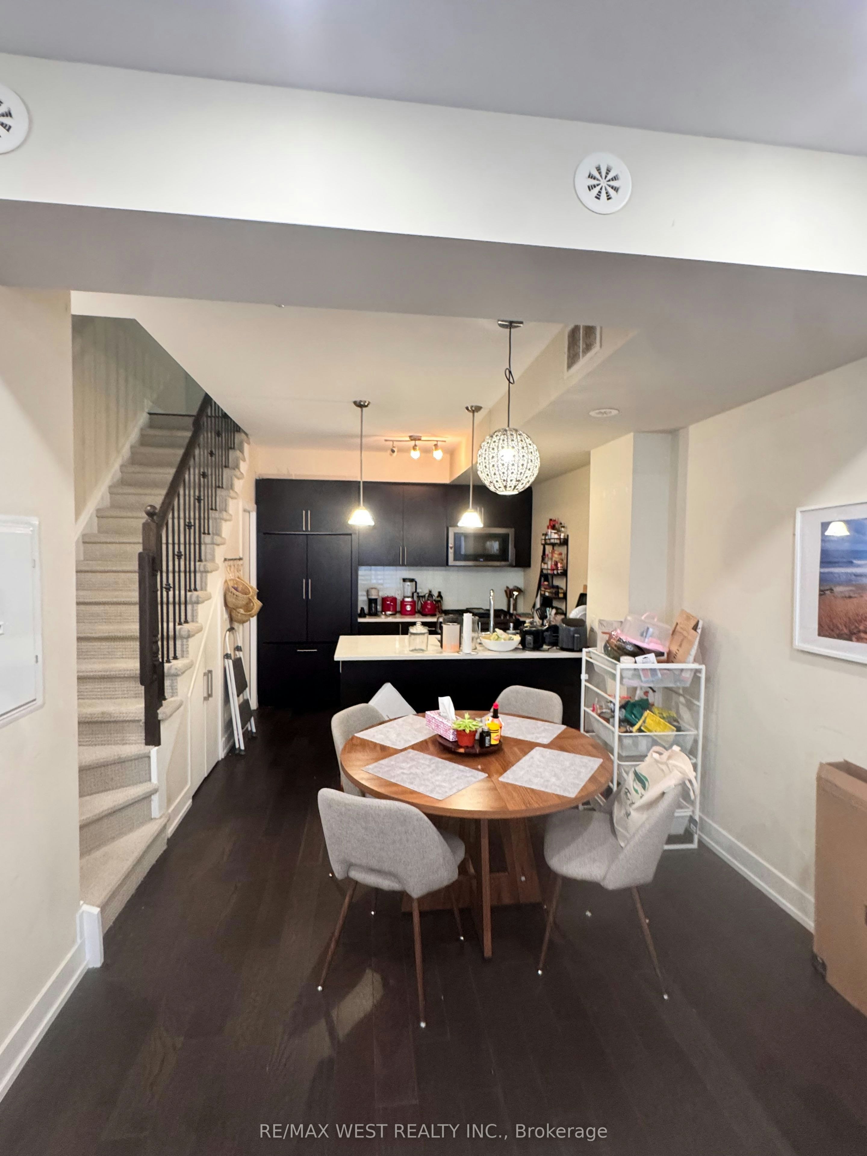 52-3 Elsie Lane S, Toronto, ON, M6P 0B8 - 2