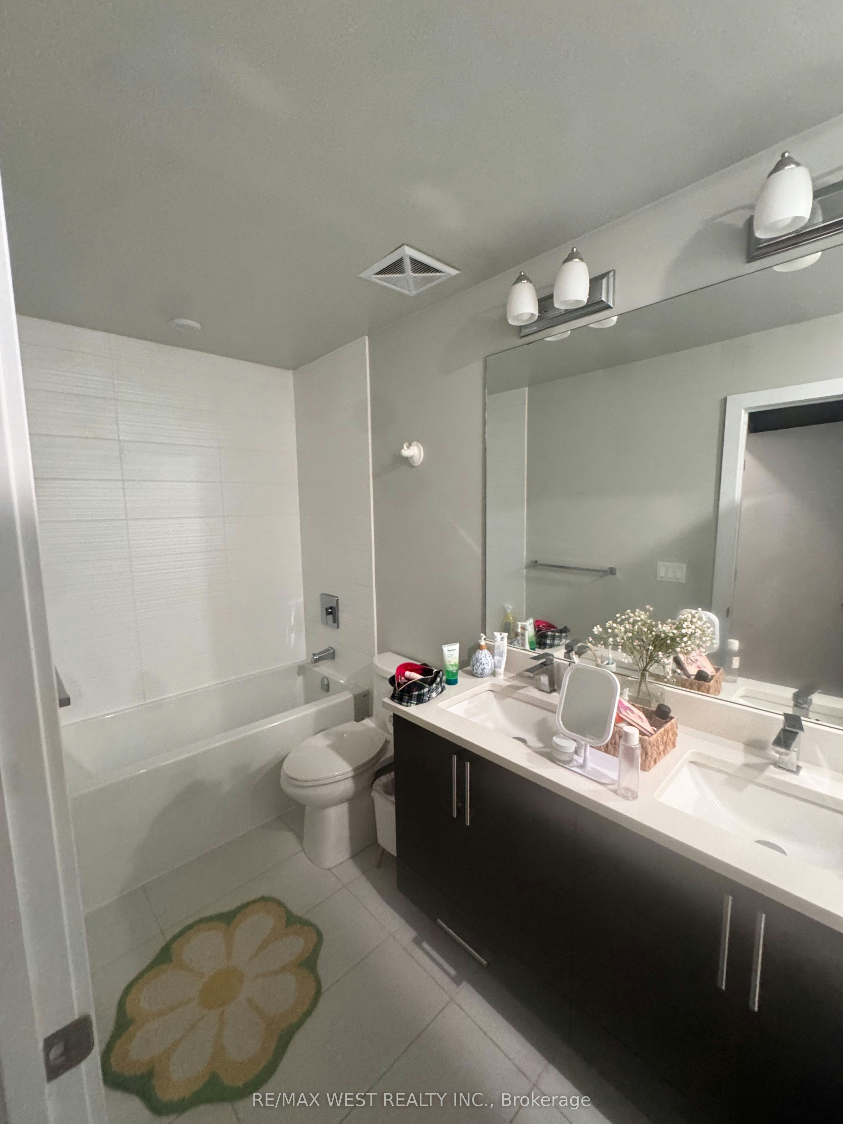 52-3 Elsie Lane S, Toronto, ON, M6P 0B8 - 5