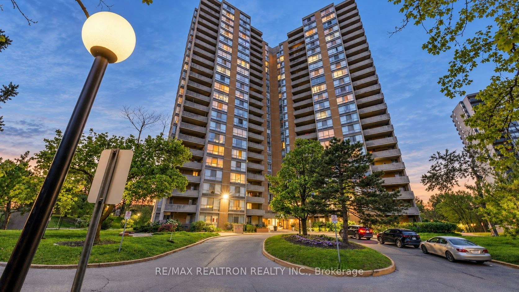 1411-10 Martha Eaton Way, Toronto, ON, M6M 5B3