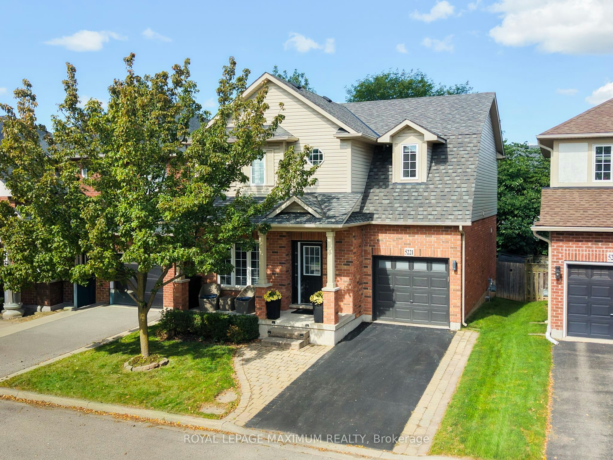 5221 Garland Crescent, Burlington, ON, L7L 7K9