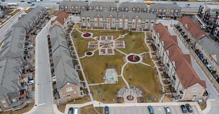 12-3100 Boxford Crescent, Mississauga, ON, L5M 0P4