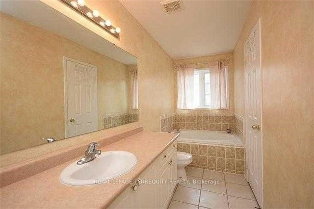 3467 Southwick Street, Mississauga, ON, L5M 7L4 - 9