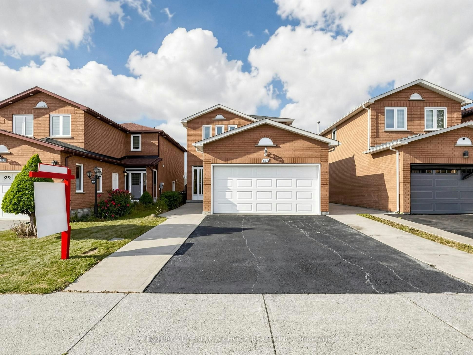 1125 Ivandale Drive, Mississauga, ON, L5V 1A9
