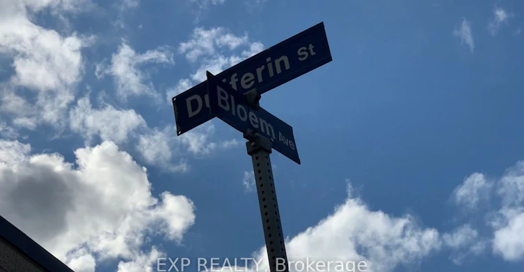 41 Bloem Avenue, Toronto, ON, M6E 1S2 - 4