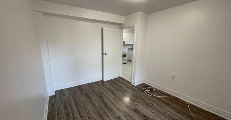 41 Bloem Avenue, Toronto, ON, M6E 1S2 - 23