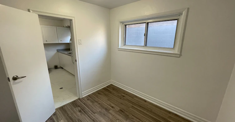 41 Bloem Avenue, Toronto, ON, M6E 1S2 - 21