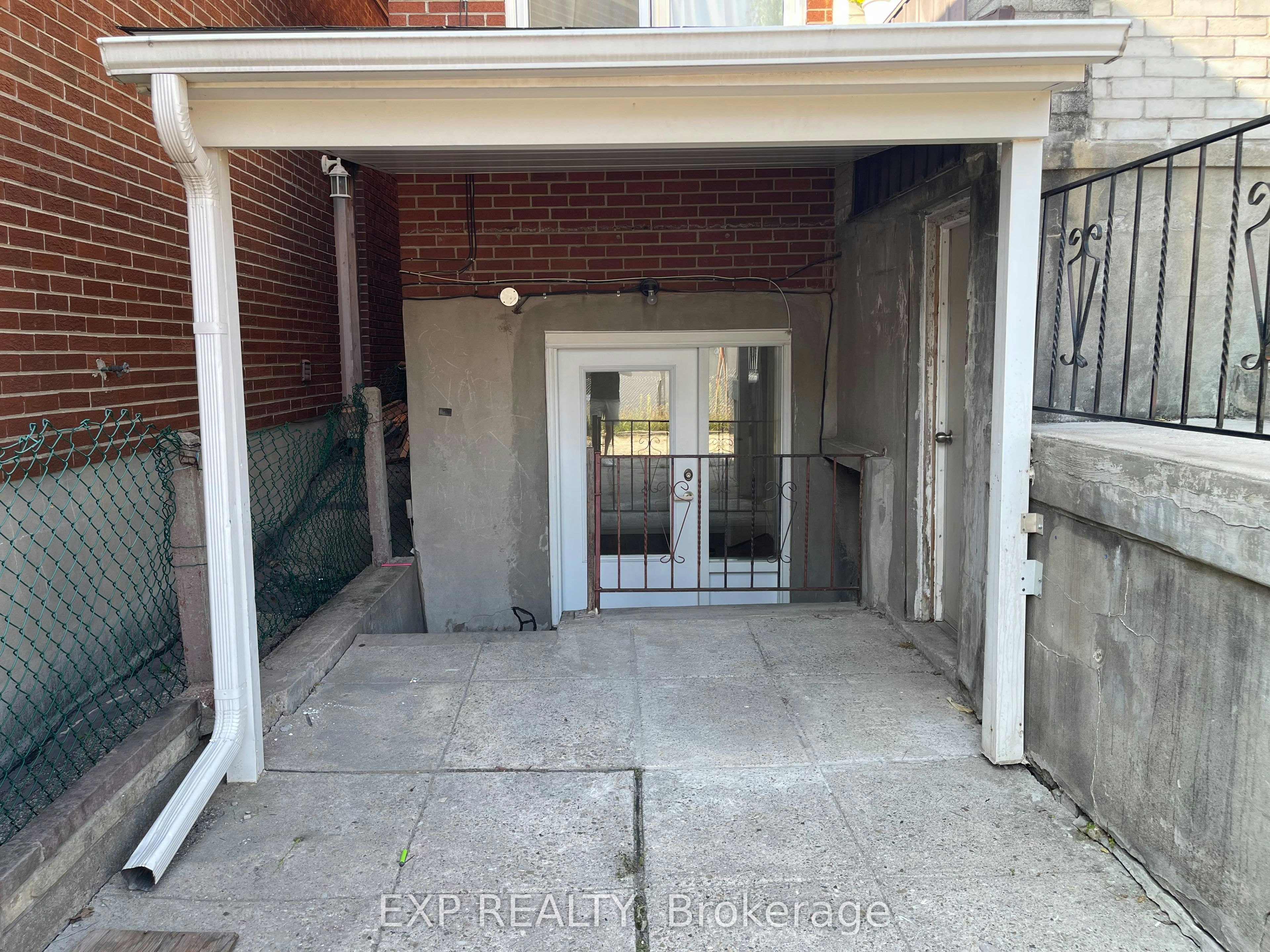 41 Bloem Avenue, Toronto, ON, M6E 1S2 - 26