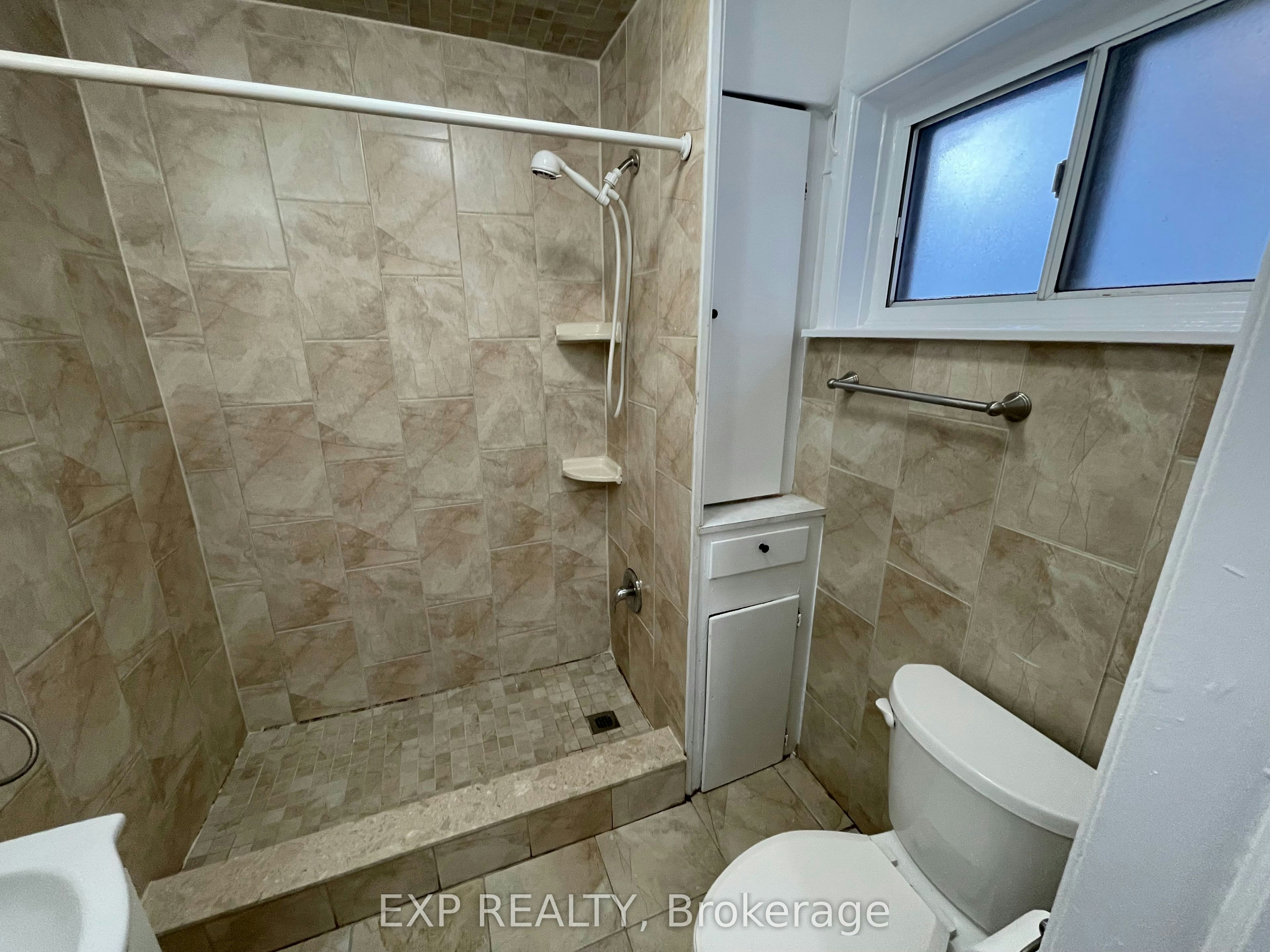 41 Bloem Avenue, Toronto, ON, M6E 1S2 - 10