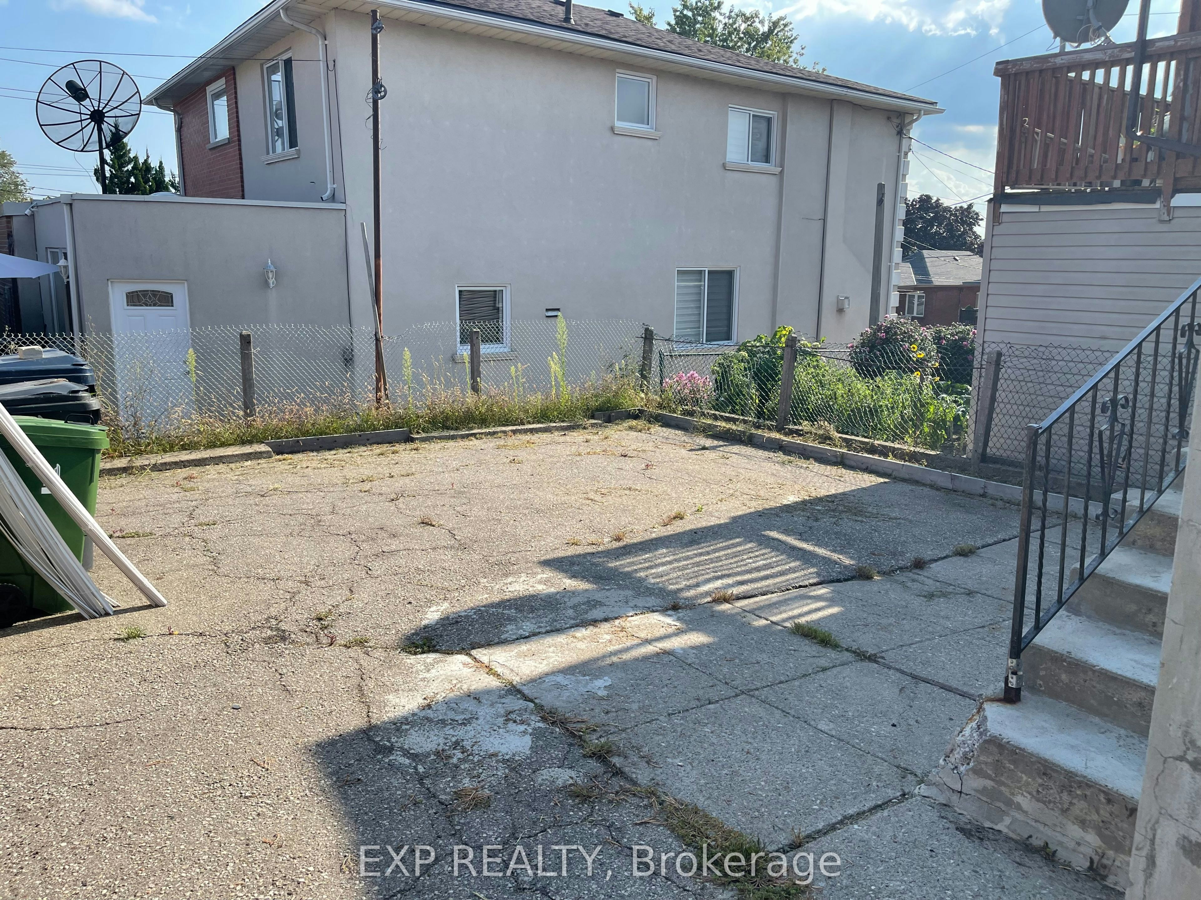 41 Bloem Avenue, Toronto, ON, M6E 1S2 - 27