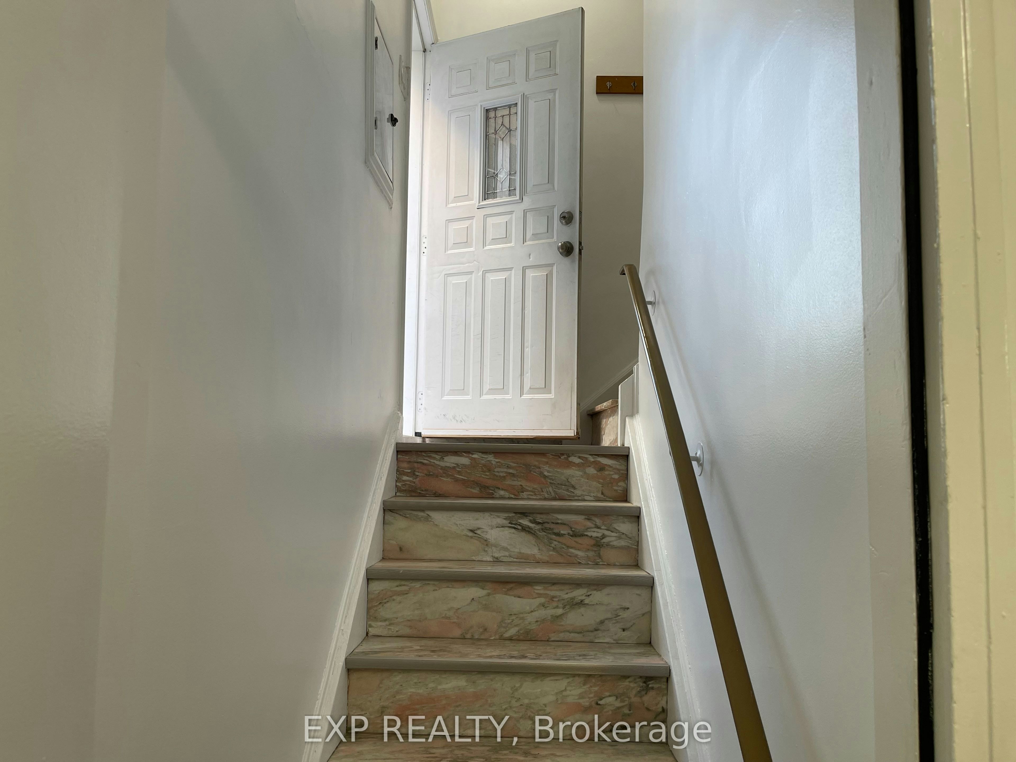 41 Bloem Avenue, Toronto, ON, M6E 1S2 - 8