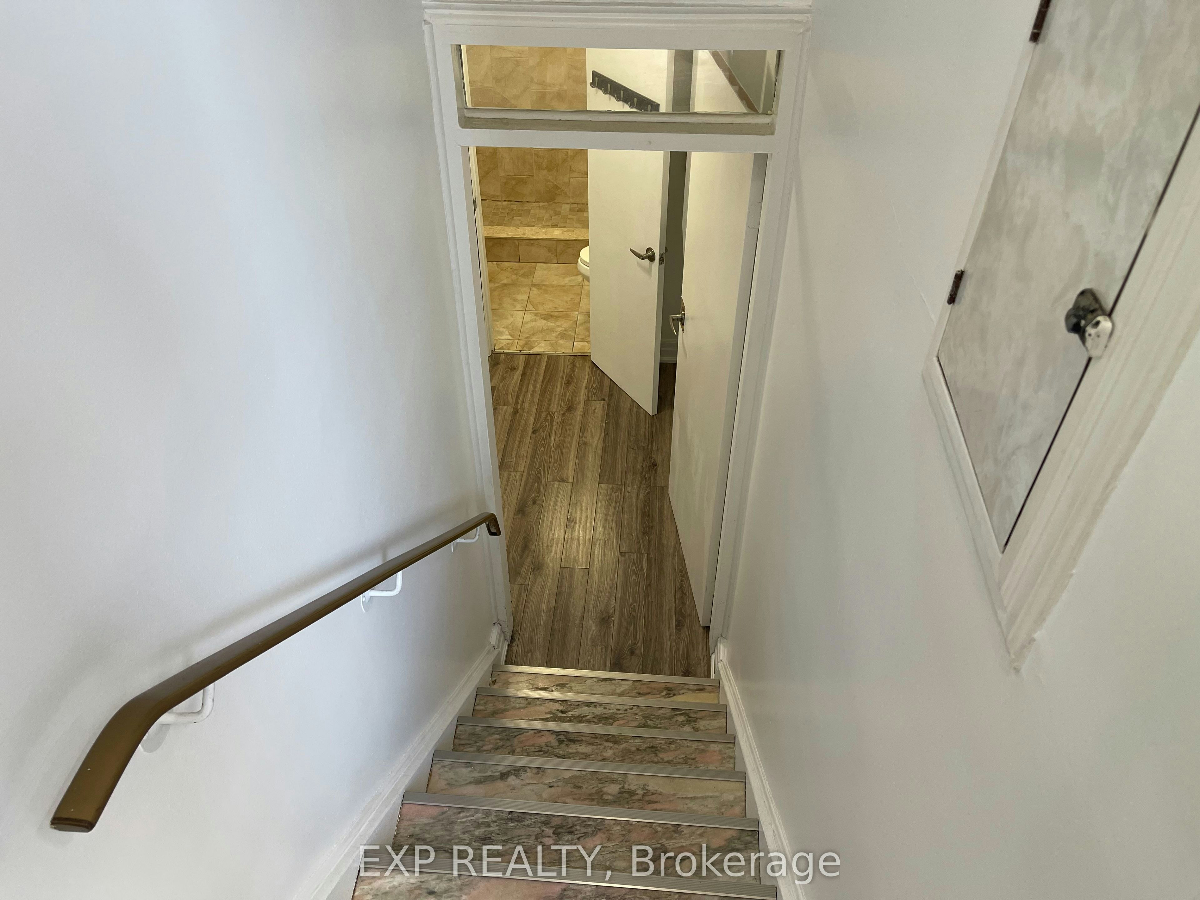 41 Bloem Avenue, Toronto, ON, M6E 1S2 - 9