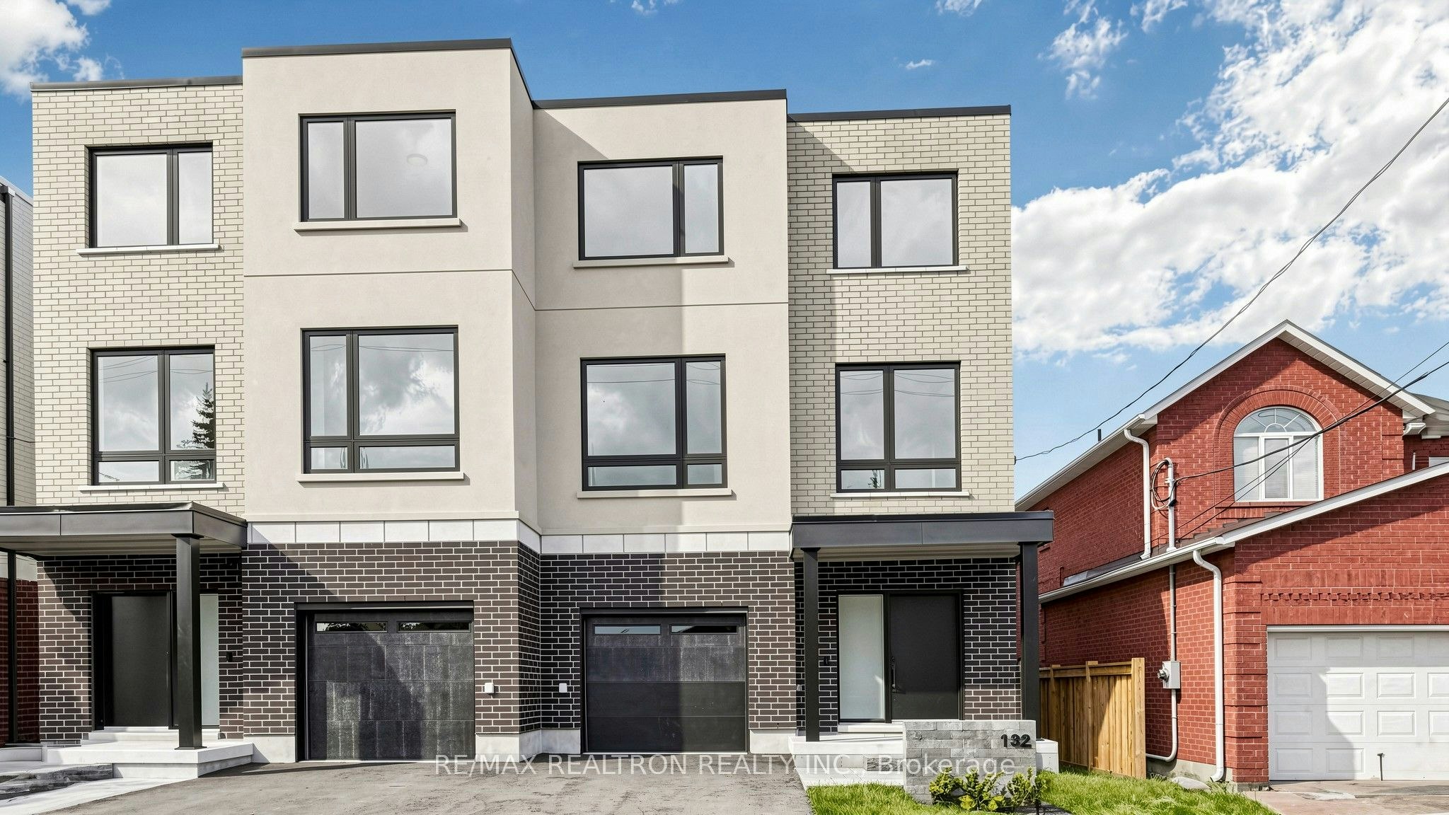 132 Dunbar Road, Mississauga, ON, L5B 1G7