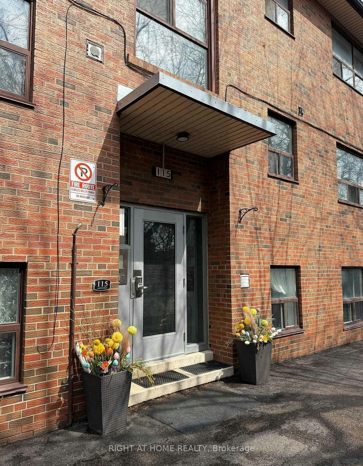 10-115 Eighth Street, Toronto, ON, M8V 3C5 - 2