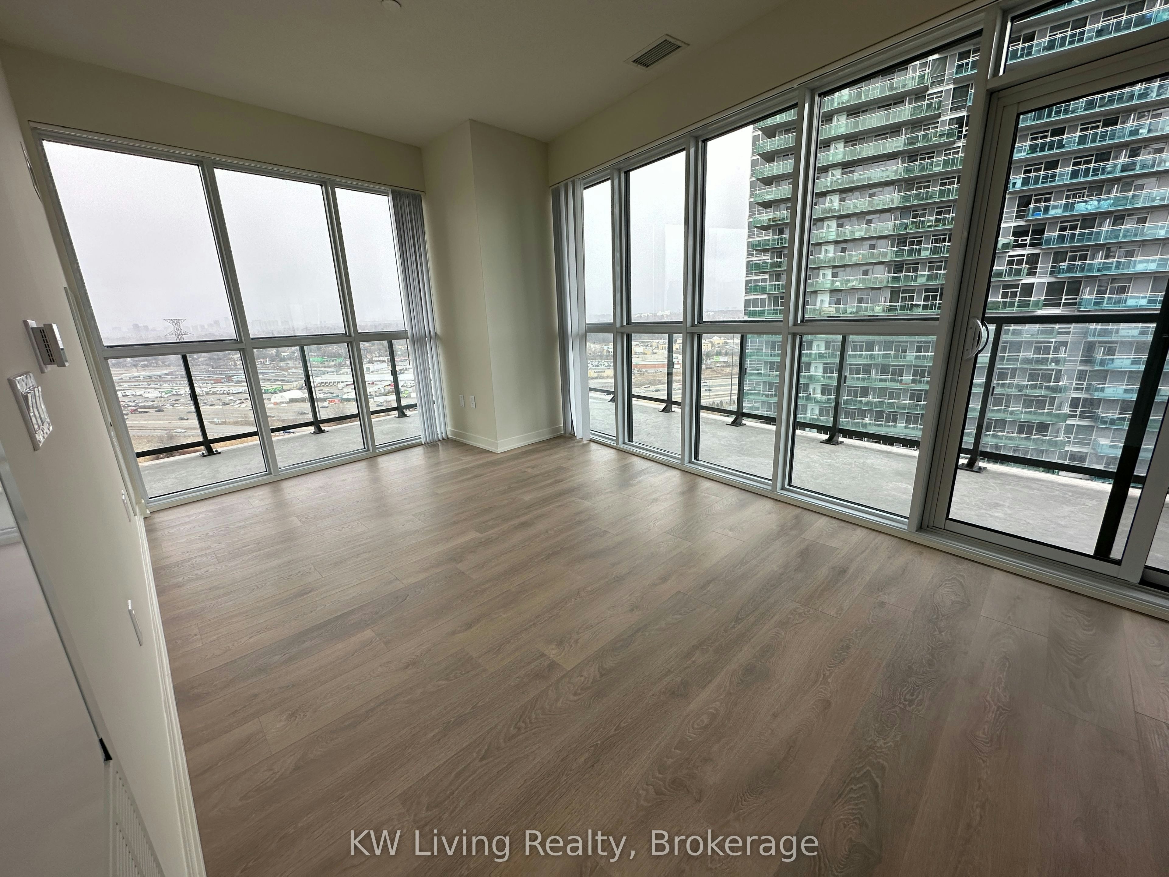 2111-38 Annie Craig Drive, Toronto, ON, M8V 0G9 - 9