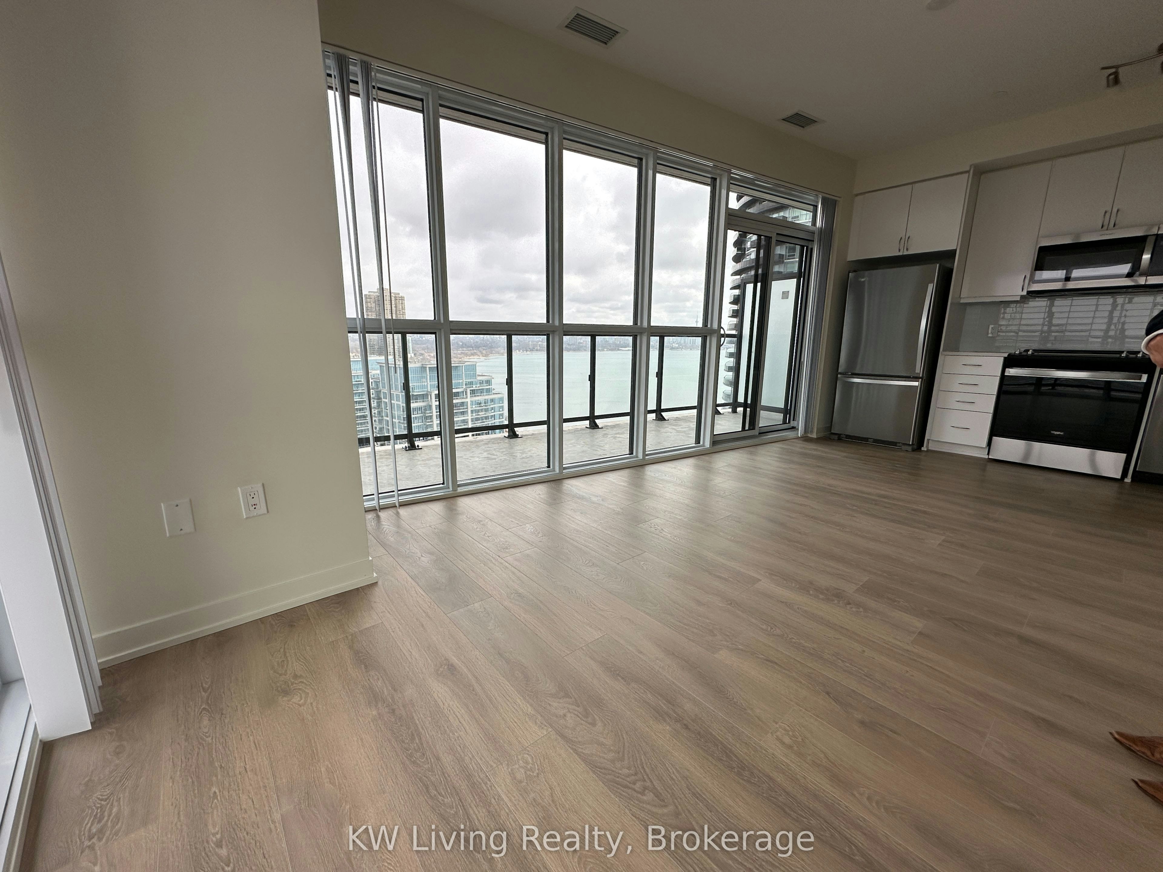 2111-38 Annie Craig Drive, Toronto, ON, M8V 0G9 - 11