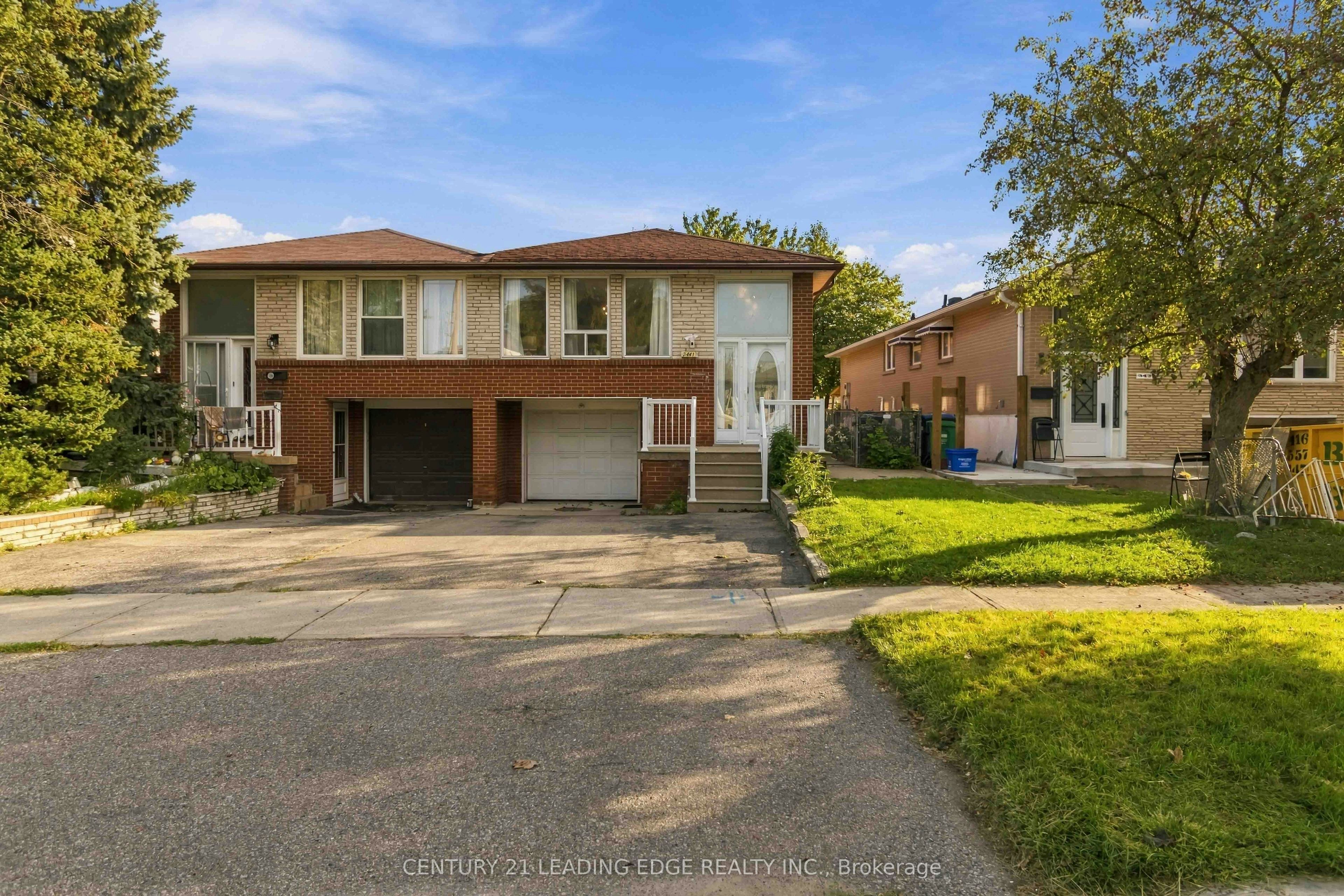 3441 Anneliese Avenue, Mississauga, ON, L4Y 3E1